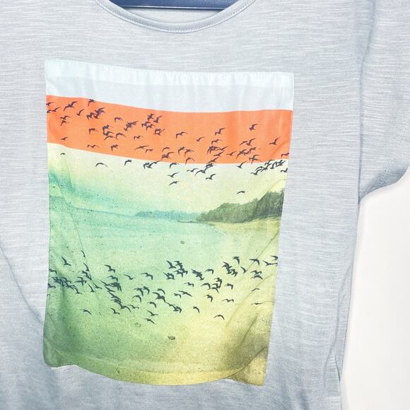 Jessica Simpson Short Sleeve Side Tie Blouse Beach Bird Graphic Size XS - Picture 6 of 7